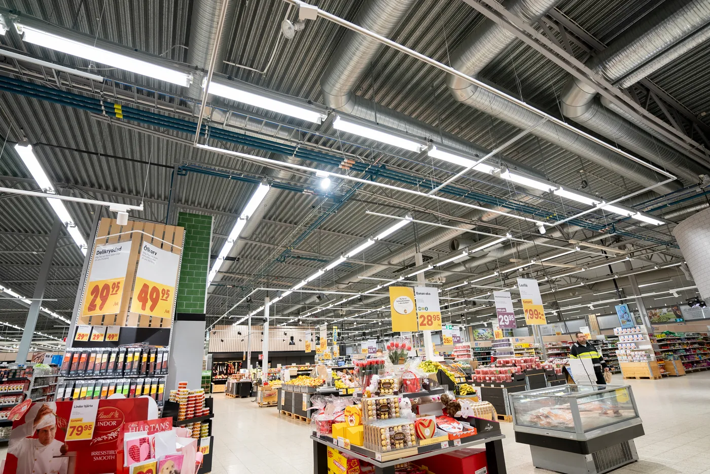 City Gross efter LED-bytet: jämnt, klart ljus över hela butiken