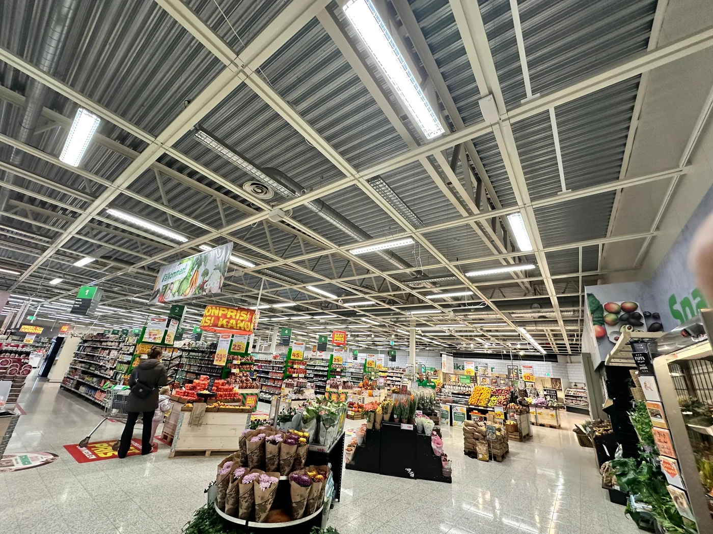 Coop Falköping före uppgraderingen av fastighetens belysning